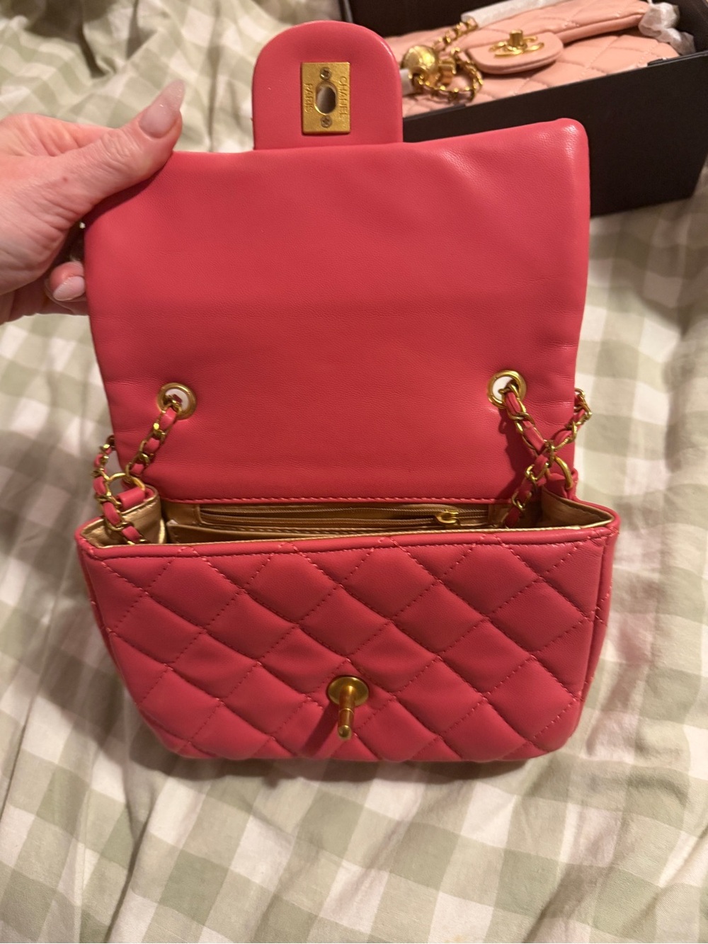 Quilted Red Women's Crossbody Bag - Picture 4 of 8